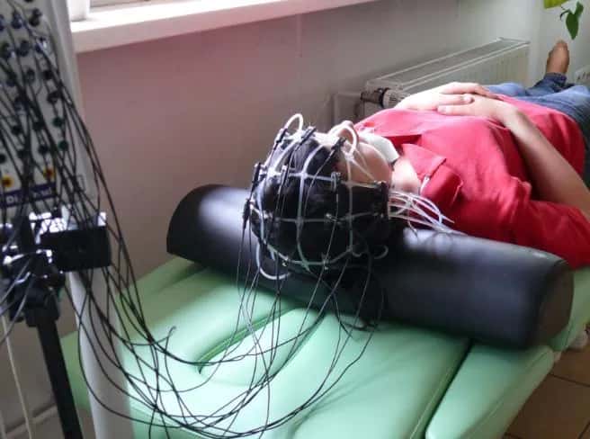 Co to jest HV w badaniu EEG i jak wpływa na diagnozę padaczki