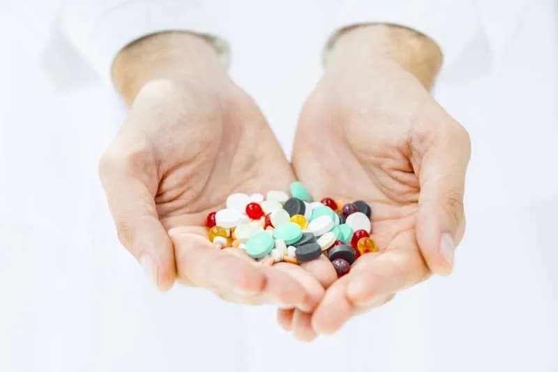 Czy suplementy diety są szkodliwe? Odkryj niebezpieczeństwa dla zdrowia